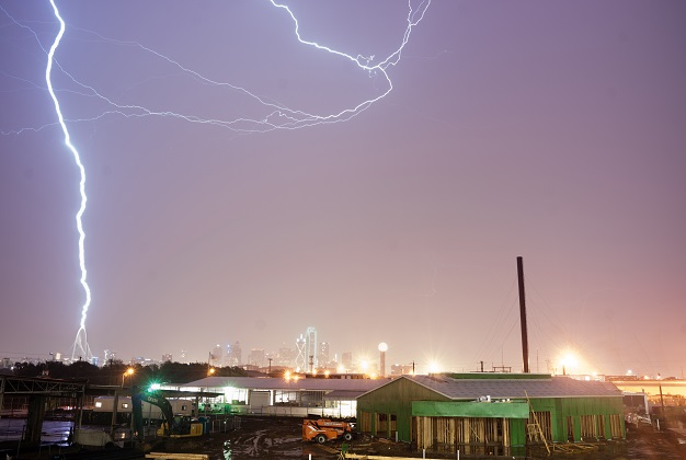 防雷接地装置设计要点全解析

建筑物防雷引下线设置关键技术指南

接地极材料性能要求深度剖析

防雷接地电阻测试方法详解

等电位联结施工工艺要点精讲